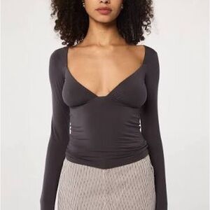 The Line by K Oisin Top Deep Grey